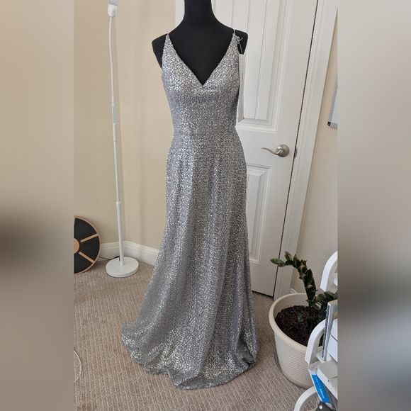 NWT Morilee Madeline Gardner Silver Sequin Gown Size 10 - Picture 3 of 16